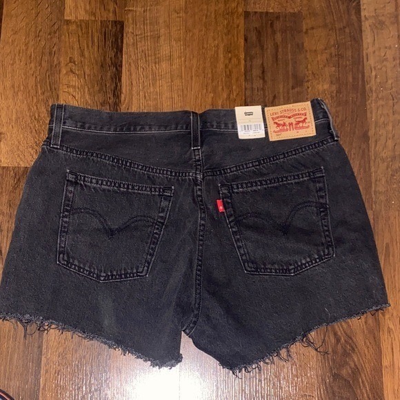 Levi's 501 Women's Black Denim Cutoff Shorts – Size 32 Red Tab Button Fly - Picture 3 of 8